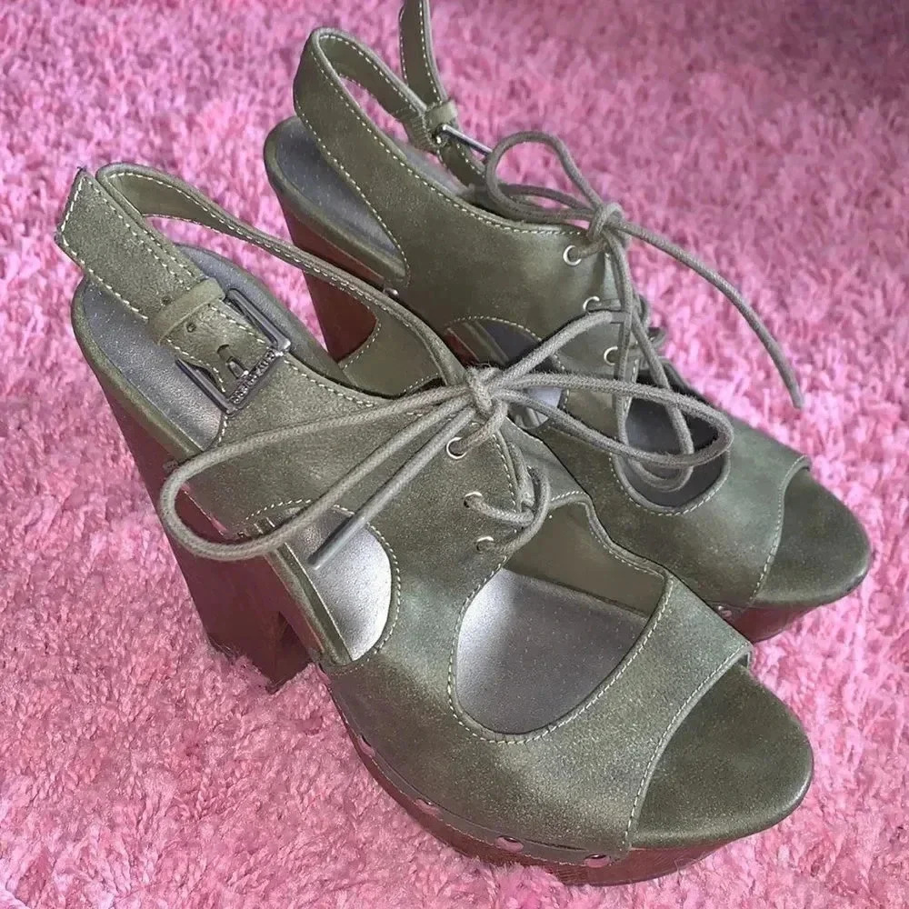 G By Guess Tie Up Green Platform Chunky Heels